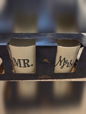 Set of 2 ceramic mugs (one "MR." and one "Mrs").